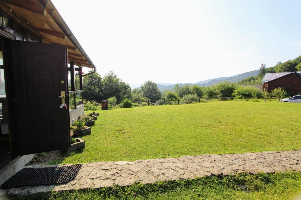 Котедж "Гірський Затишок" Yaremche Exterior photo